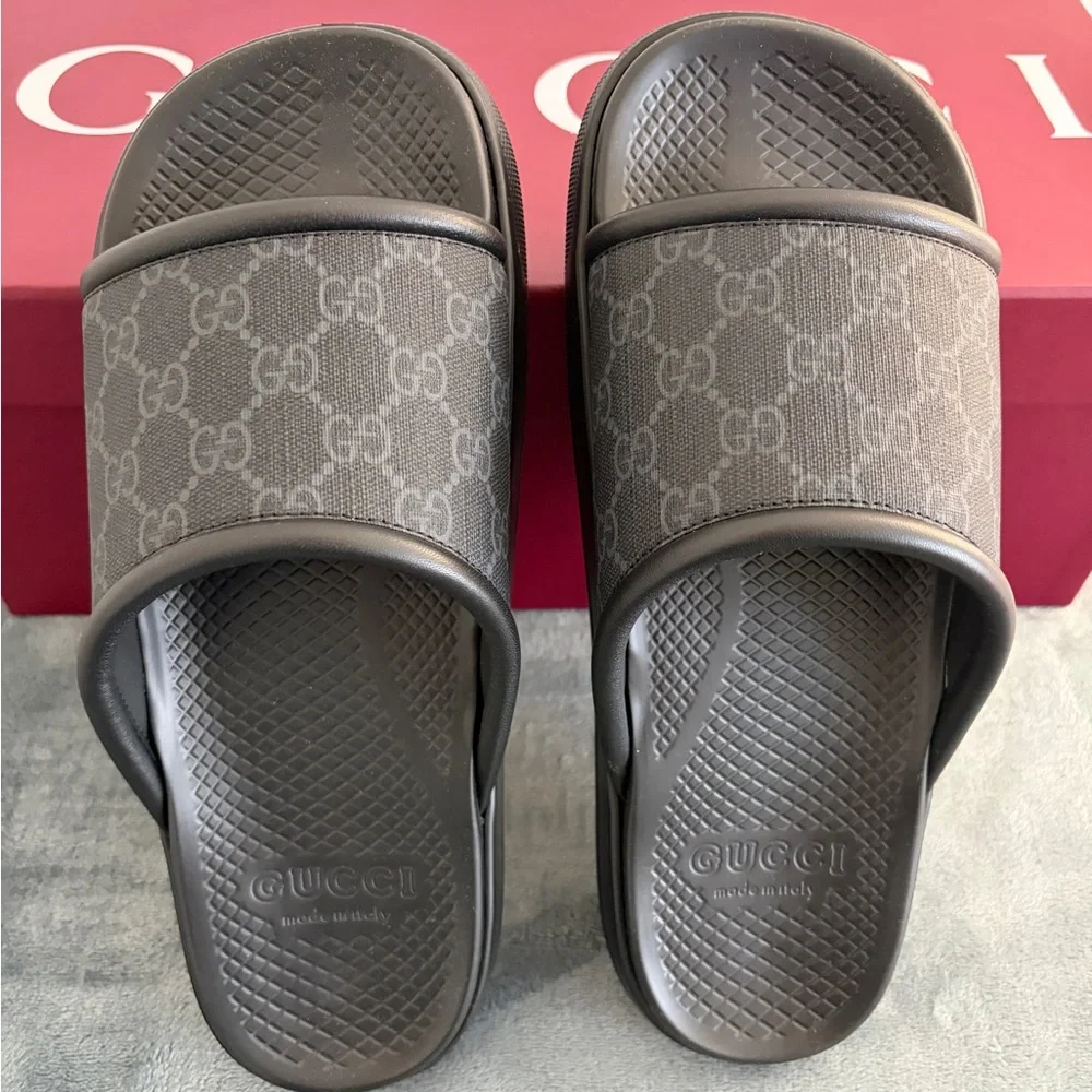 Brand New Mens Gucci GG Supreme Canvas Slide Sandals Black Size 7 (US 7.5)
